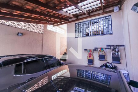 Casa à venda com 230m², 3 quartos e 2 vagas Casa à venda com 230m², 3 quartos e 2 vagasGaragem