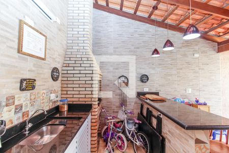 Casa à venda com 230m², 3 quartos e 2 vagas Casa à venda com 230m², 3 quartos e 2 vagasChurrasqueira