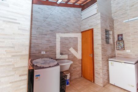 Casa à venda com 230m², 3 quartos e 2 vagas Casa à venda com 230m², 3 quartos e 2 vagasÁrea de Serviço