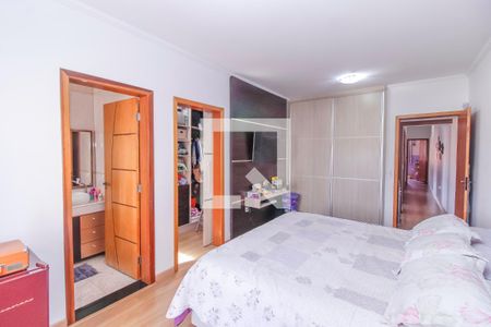 Casa à venda com 230m², 3 quartos e 2 vagas Casa à venda com 230m², 3 quartos e 2 vagasSuíte