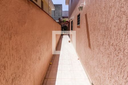 Casa à venda com 230m², 3 quartos e 2 vagas Casa à venda com 230m², 3 quartos e 2 vagasCorredor