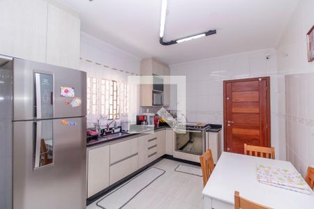 Casa à venda com 230m², 3 quartos e 2 vagas Casa à venda com 230m², 3 quartos e 2 vagasCozinha