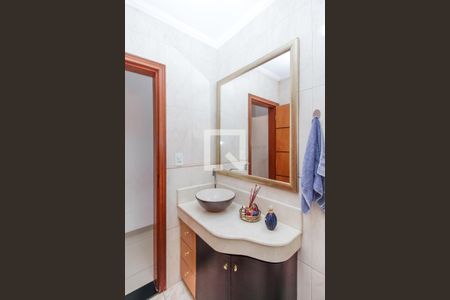 Casa à venda com 230m², 3 quartos e 2 vagas Casa à venda com 230m², 3 quartos e 2 vagasBanheiro 2