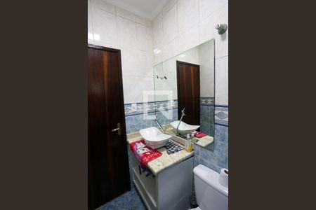 Casa à venda com 278m², 3 quartos e 4 vagasBanheiro 