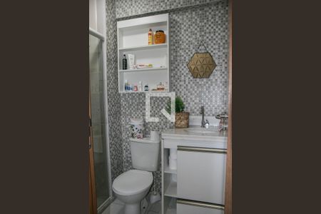 Banheiro de apartamento para alugar com 2 quartos, 52m² em Parque Bela Vista, Salvador