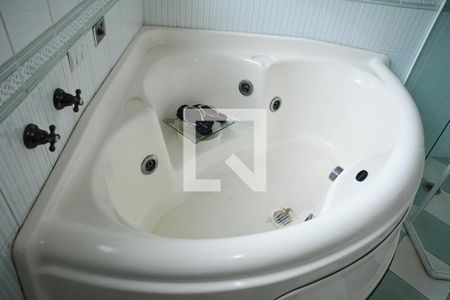 Casa de condomínio para alugar com 450m², 7 quartos e 4 vagasBanheiro da Suíte