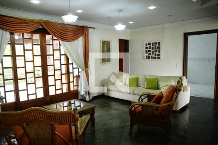 Casa de condomínio para alugar com 450m², 7 quartos e 4 vagasSala