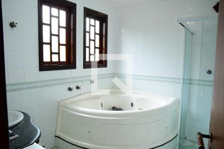 Casa de condomínio para alugar com 450m², 7 quartos e 4 vagasBanheiro da Suíte