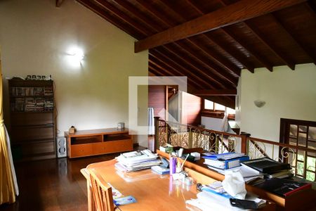 Casa de condomínio para alugar com 450m², 7 quartos e 4 vagasEscritório