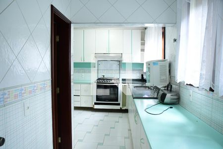 Casa de condomínio para alugar com 450m², 7 quartos e 4 vagasCozinha