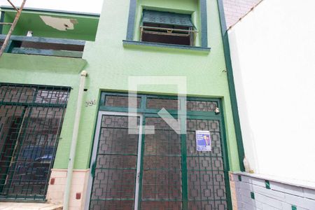 Casa à venda com 200m², 4 quartos e 3 vagasEntra