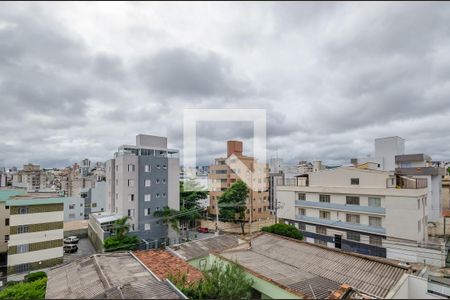 Sala de apartamento para alugar com 3 quartos, 86m² em Nova Suíssa, Belo Horizonte