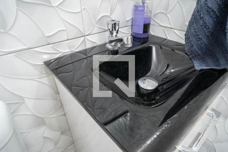 Casa à venda com 100m², 4 quartos e 2 vagas Casa à venda com 100m², 4 quartos e 2 vagasBanheiro - Área Gourmet