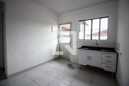 Casa para alugar com 95m², 3 quartos e 1 vaga Casa para alugar com 95m², 3 quartos e 1 vagaCozinha 2