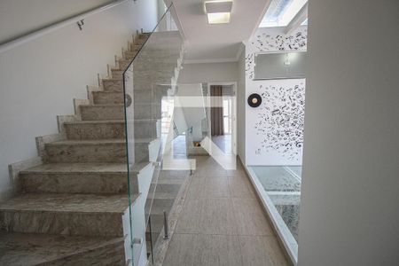 Casa à venda com 210m², 2 quartos e 2 vagas Casa à venda com 210m², 2 quartos e 2 vagasCorredor
