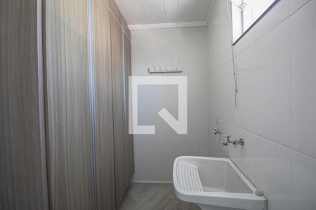 Casa à venda com 210m², 2 quartos e 2 vagas Casa à venda com 210m², 2 quartos e 2 vagasÁrea de Serviço