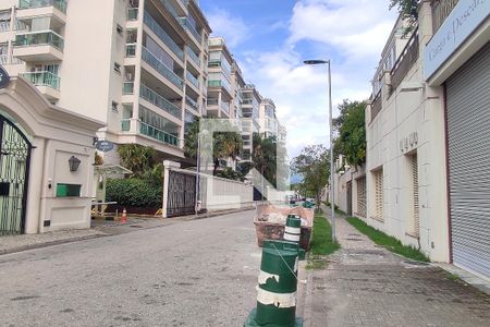 Apartamento para alugar com 99m², 2 quartos e 1 vaga Apartamento para alugar com 99m², 2 quartos e 1 vagaFachada