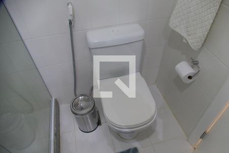 Apartamento para alugar com 99m², 2 quartos e 1 vaga Apartamento para alugar com 99m², 2 quartos e 1 vagaBanheiro social