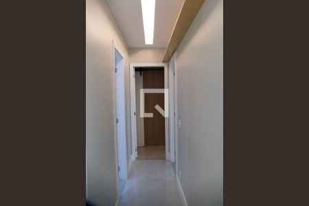 Corredor  de apartamento para alugar com 2 quartos, 99m² em Barra da Tijuca, Rio de Janeiro