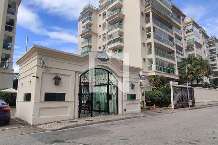 Apartamento para alugar com 99m², 2 quartos e 1 vaga Apartamento para alugar com 99m², 2 quartos e 1 vagaFachada