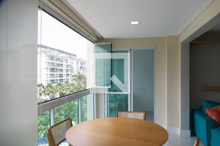 Sala de apartamento para alugar com 2 quartos, 99m² em Barra da Tijuca, Rio de Janeiro