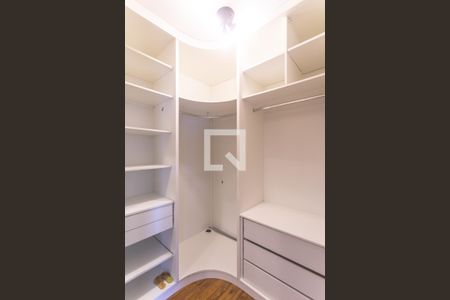 Apartamento à venda com 172m², 3 quartos e 2 vagas Apartamento à venda com 172m², 3 quartos e 2 vagasCloset suíte