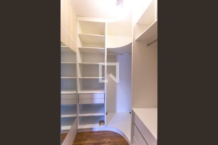 Apartamento à venda com 172m², 3 quartos e 2 vagas Apartamento à venda com 172m², 3 quartos e 2 vagasCloset suíte