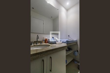 Apartamento à venda com 107m², 3 quartos e 2 vagasBanheiro Social