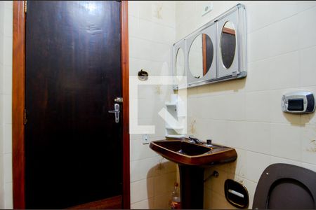 Casa para alugar com 179m², 2 quartos e 4 vagasBanheiro Social