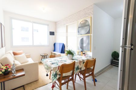 Sala / Cozinha de apartamento para alugar com 2 quartos, 34m² em Jardim Taquaral, São Paulo
