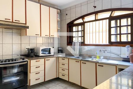 Cozinha de casa à venda com 3 quartos, 150m² em Pestana, Osasco