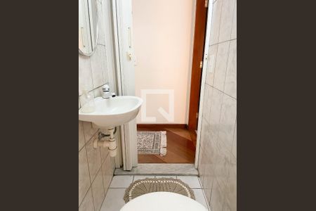 Casa à venda com 150m², 3 quartos e 2 vagas Casa à venda com 150m², 3 quartos e 2 vagasLavabo