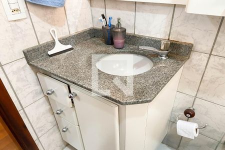 Casa à venda com 150m², 3 quartos e 2 vagas Casa à venda com 150m², 3 quartos e 2 vagasBanheiro