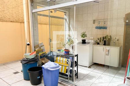 Casa à venda com 150m², 3 quartos e 2 vagas Casa à venda com 150m², 3 quartos e 2 vagasÁrea de Serviço