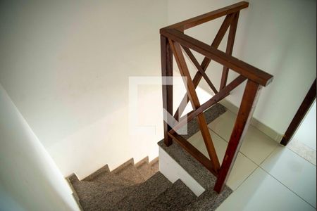 Escada de casa para alugar com 2 quartos, 70m² em Imperial, Nova Iguaçu