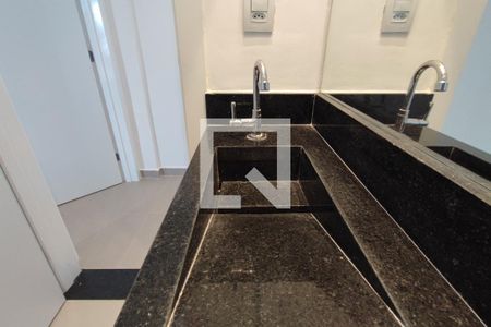 Banheiro de apartamento para alugar com 1 quarto, 45m² em Jardim do Trevo, Campinas