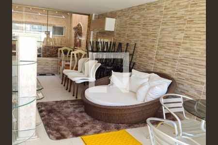 Casa à venda com 4 quartos, 164m² em Vargem Pequena, Rio de Janeiro