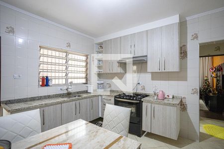 Casa à venda com 241m², 3 quartos e 2 vagasCozinha