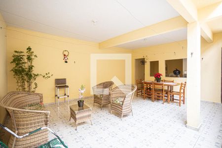 Casa à venda com 241m², 3 quartos e 2 vagasQuintal