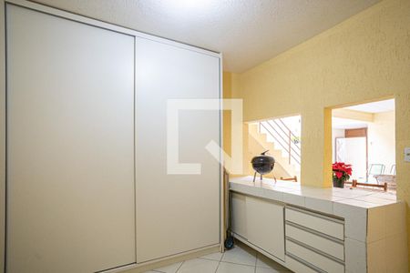 Casa à venda com 241m², 3 quartos e 2 vagasQuarto de Serviço