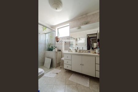 Apartamento à venda com 193m², 4 quartos e 1 vagaBanheiro da suíte