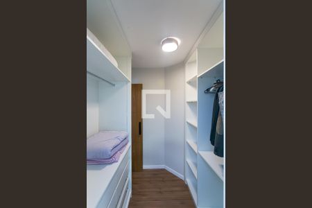 Apartamento à venda com 148m², 3 quartos e 3 vagas Apartamento à venda com 148m², 3 quartos e 3 vagasCloset da suíte 1