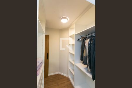 Apartamento à venda com 148m², 3 quartos e 3 vagas Apartamento à venda com 148m², 3 quartos e 3 vagasCloset da suíte 1