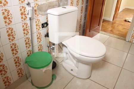 Casa à venda com 120m², 3 quartos e 2 vagasBanheiro