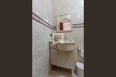Casa à venda com 190m², 3 quartos e 4 vagasBanheiro 1