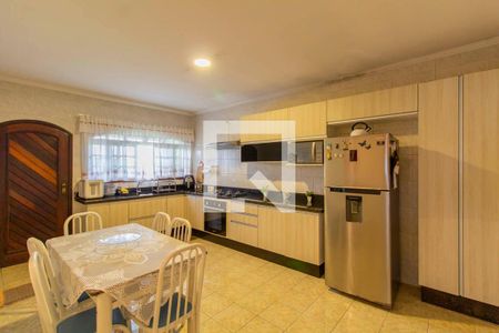 Casa à venda com 190m², 3 quartos e 4 vagasCozinha 
