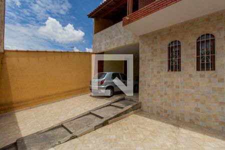 Casa à venda com 190m², 3 quartos e 4 vagasGaragem