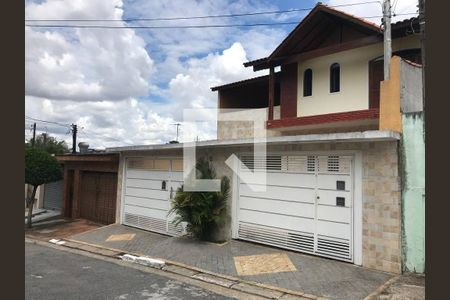 Casa à venda com 190m², 3 quartos e 4 vagasFachada 