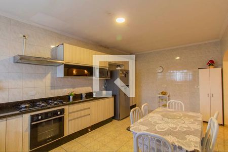Casa à venda com 190m², 3 quartos e 4 vagasCozinha 