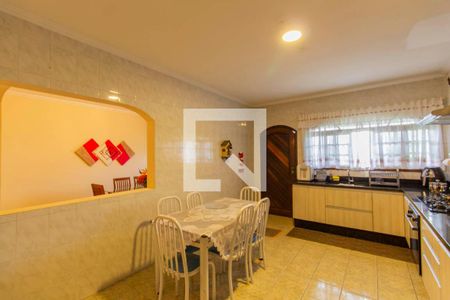 Casa à venda com 190m², 3 quartos e 4 vagasCozinha 